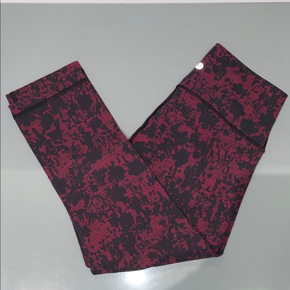 Lululemon Wunder Crop Under High Rise Waist size 8 NWOT
